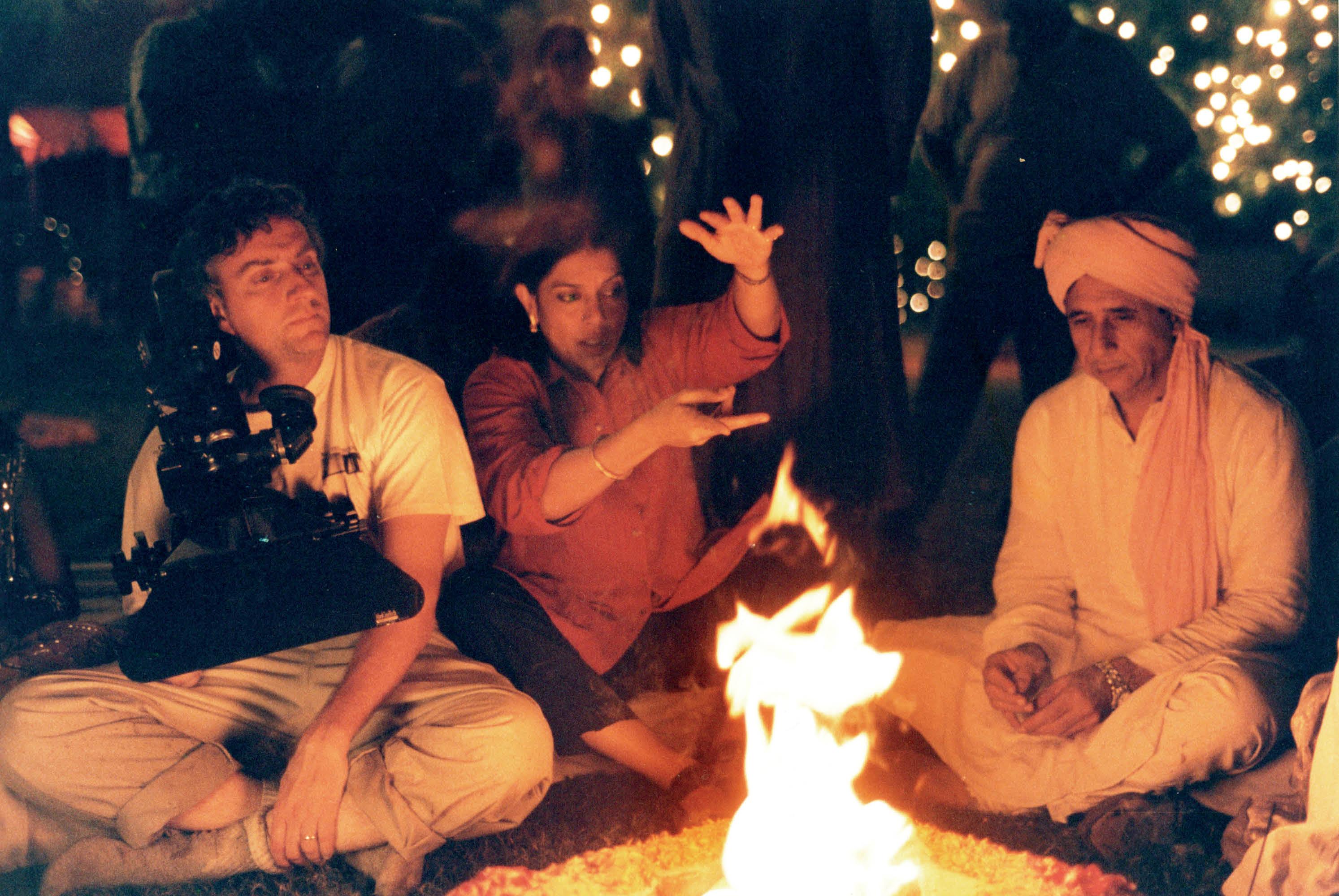 Nair directing a scene in 'Monsoon Wedding'.