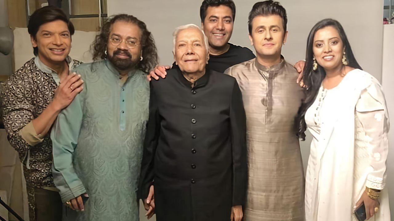 Shaan. Hariharan, Sonu Nigam with their guru Ustad Ghulam Mustafa Khan alongside Namrata Gupta Khan, and Rabbani Mustafa Khan.