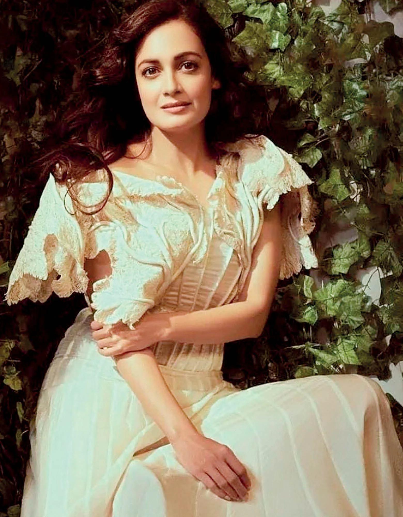 Dia Mirza in Vaishali S couture.