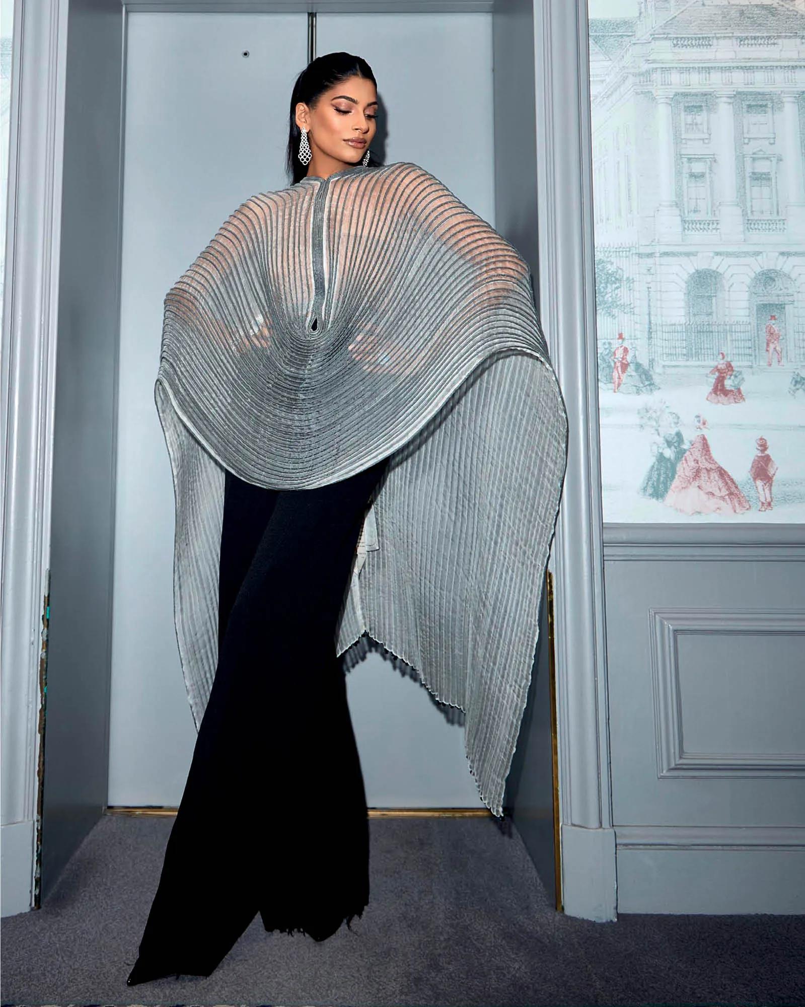 Farhana Bodi in Vaishali S couture.