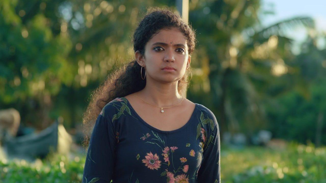 Anna Ben in a still from 'Kumbalangi Nights'