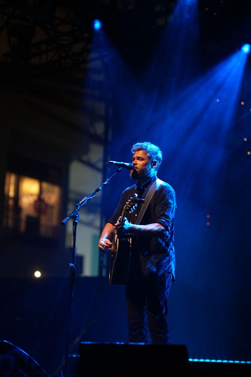 Passenger at his debut concert in Mumbai.