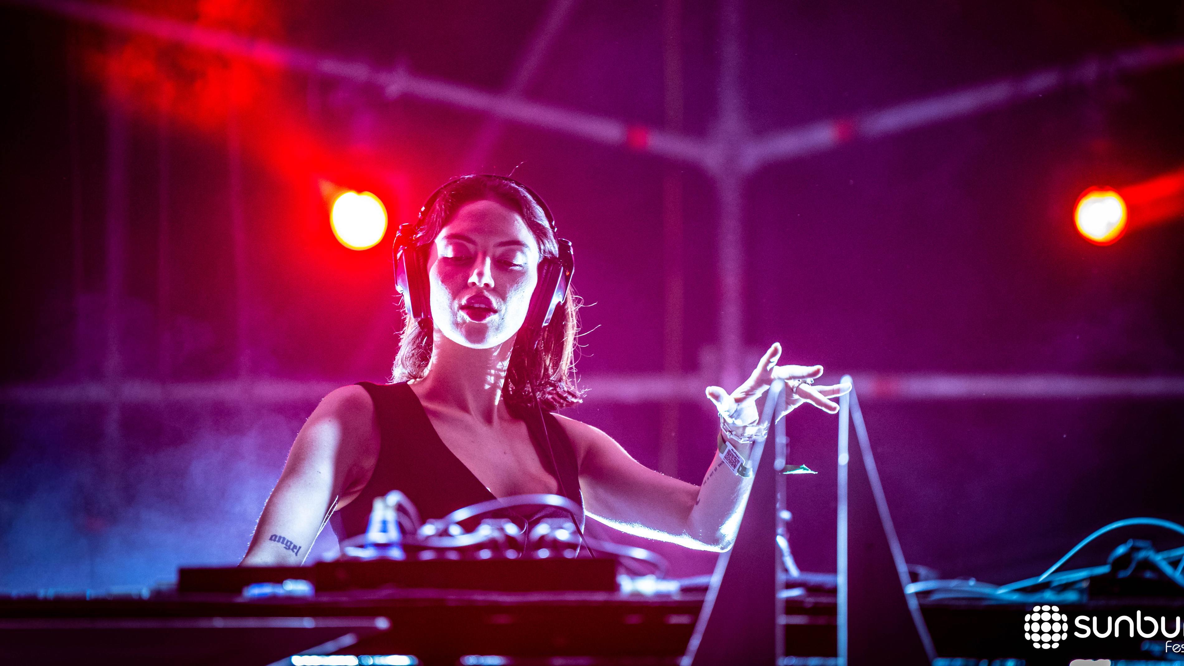 Sara Landry at Sunburn