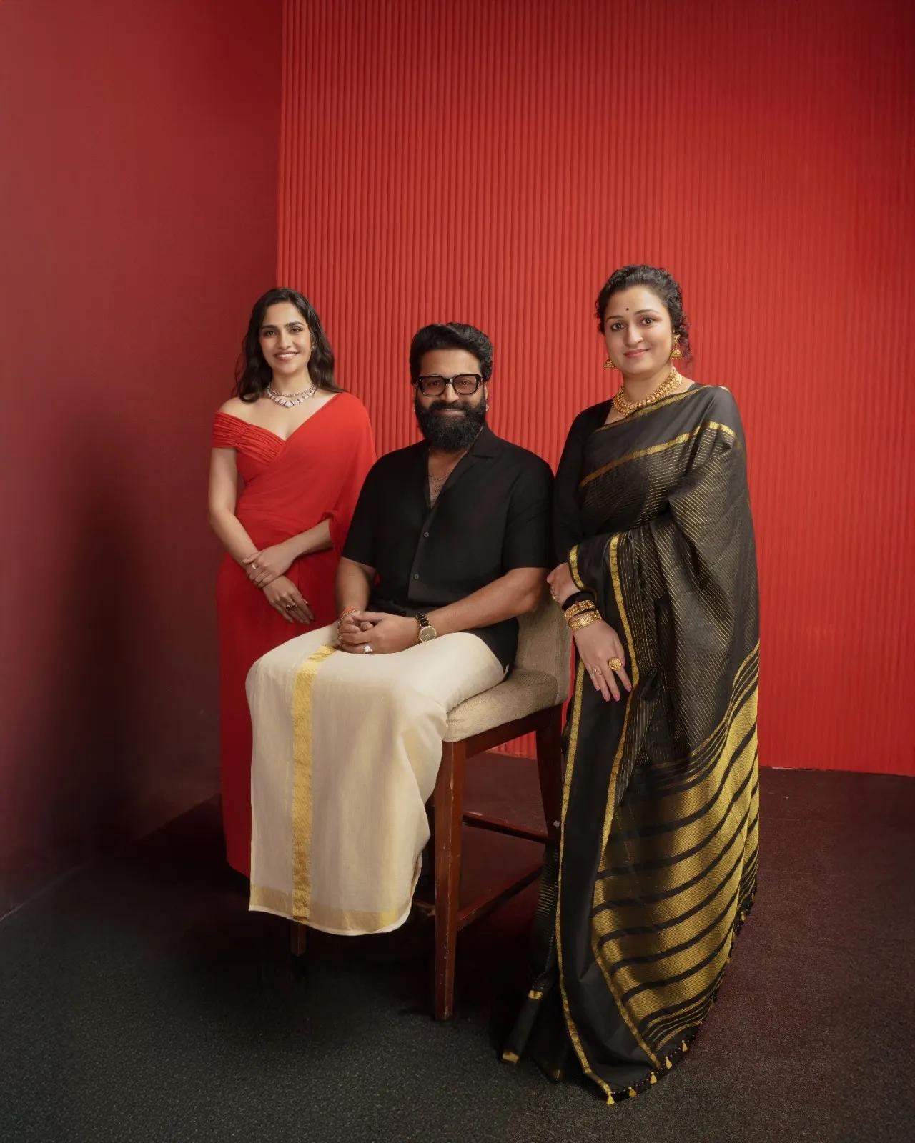 Team 'Kantara: Chapter 1' at The Honours event